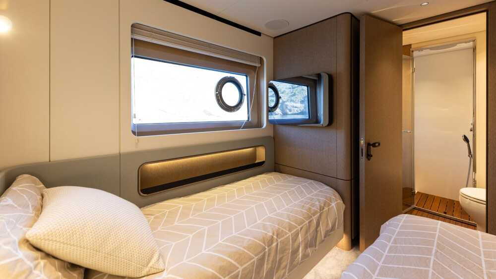 Twin guest cabin