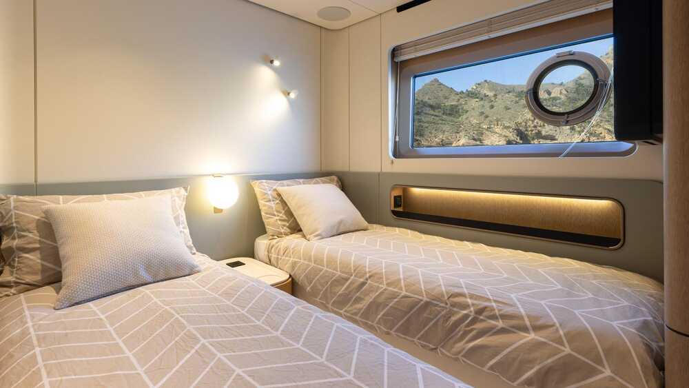 Twin guest cabin
