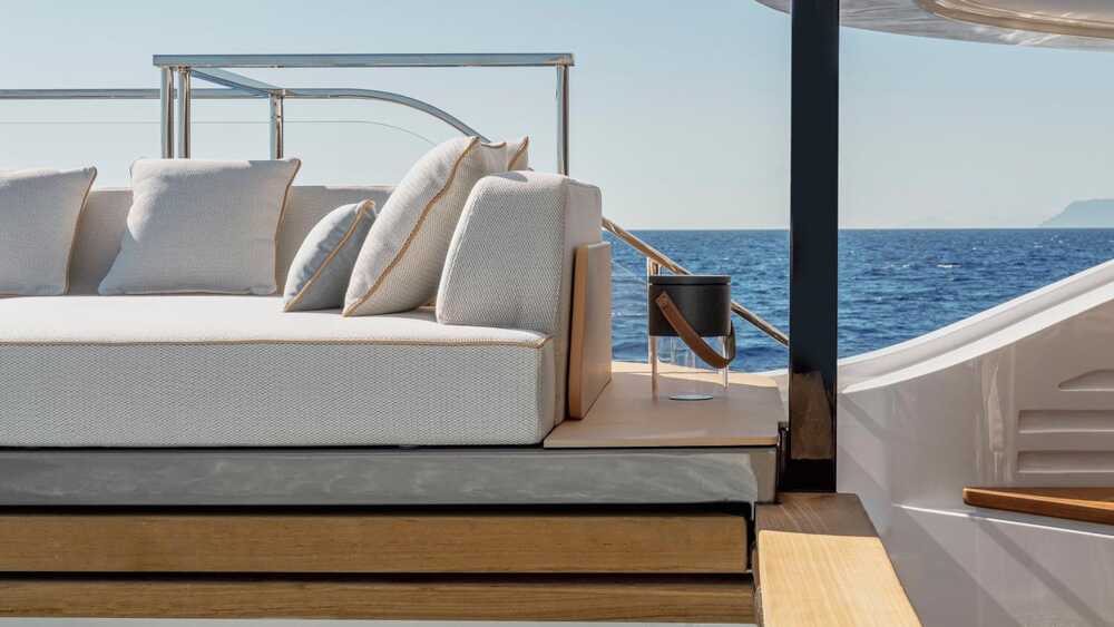 Mezzanine deck pool area