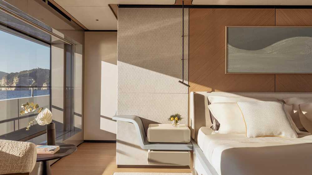 Upper deck master cabin