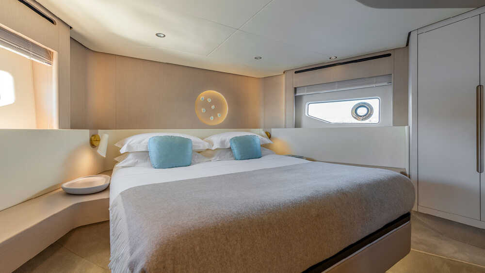 Bow VIP cabin
