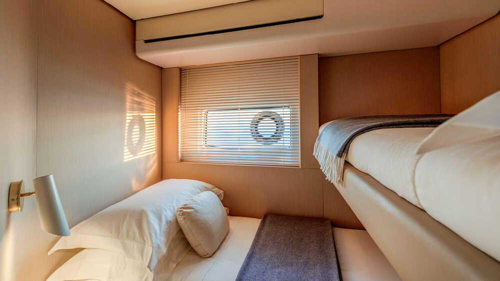 Guest cabin