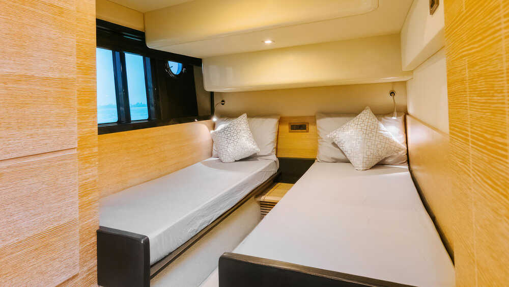 Guest cabin