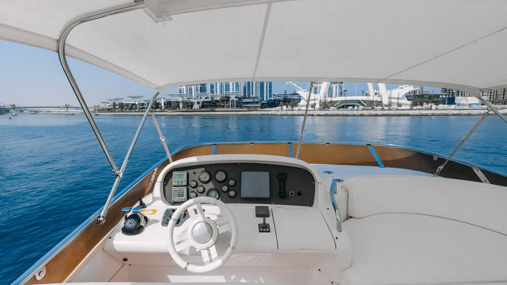 Helm station on flybridge