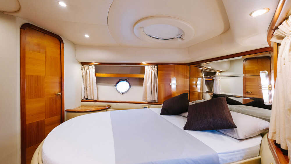 Bow VIP cabin