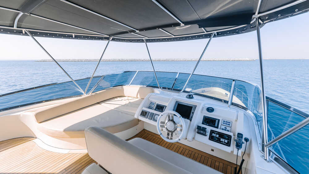 Helm station on flybridge