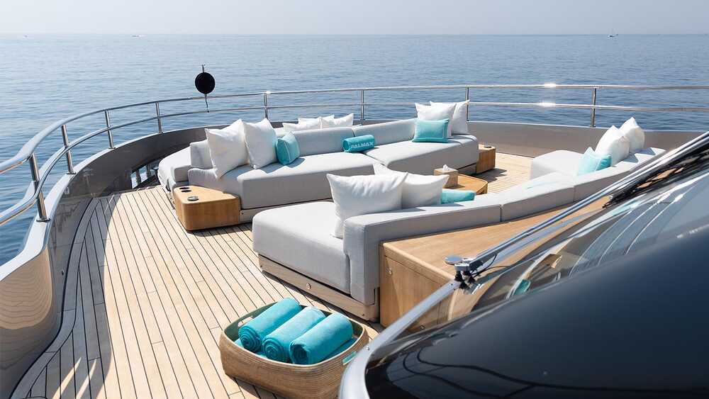 Lounge area on bow