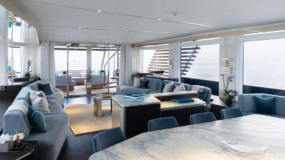 Main deck salon