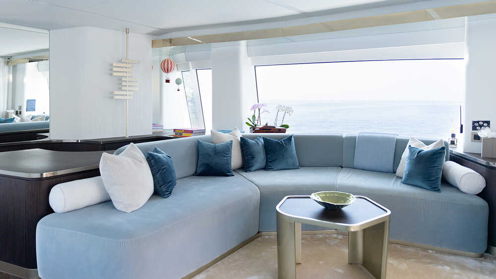 Upper deck salon