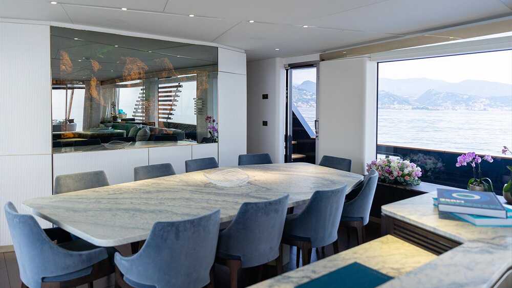 Dinette in main deck salon