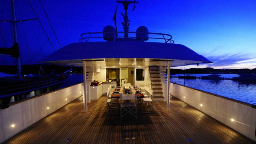 Sundeck