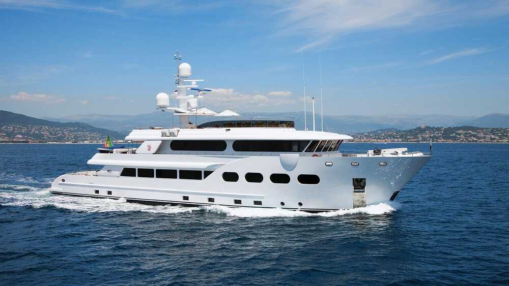 Exterior Eurocraft 44M Explorer<br/>M/Y BARON TRENCK 2011 