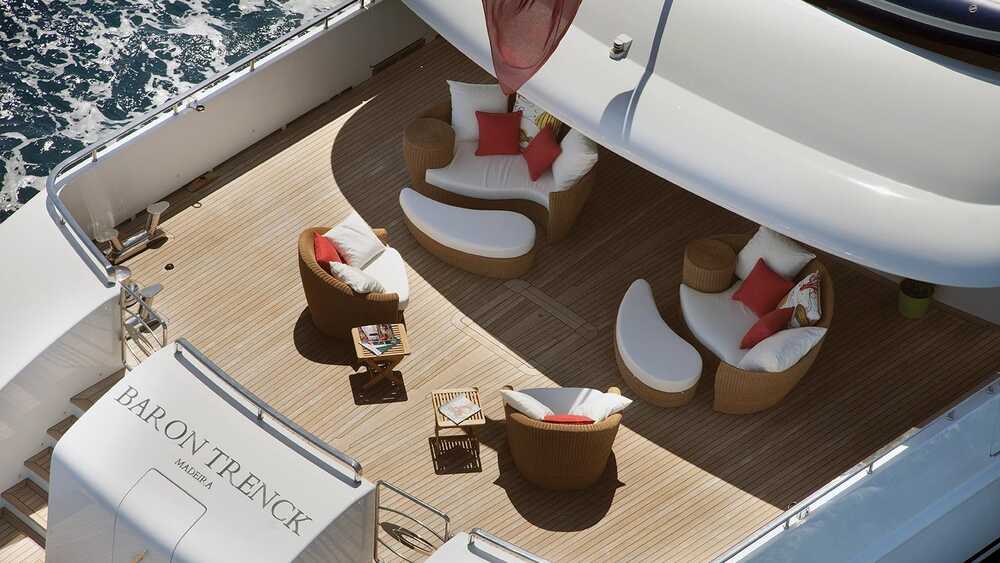 Cockpit on main deck