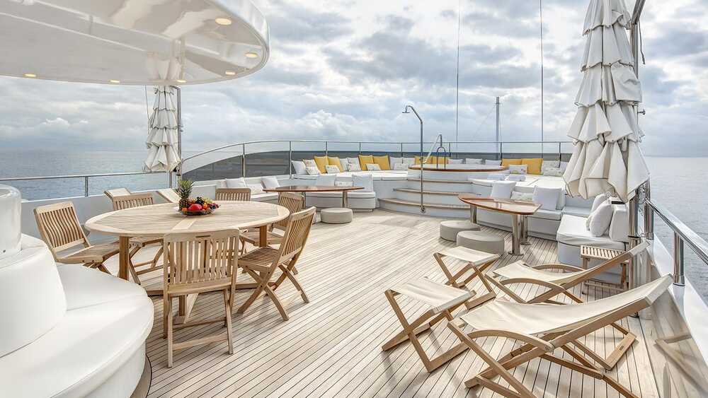 Dining area on sundeck
