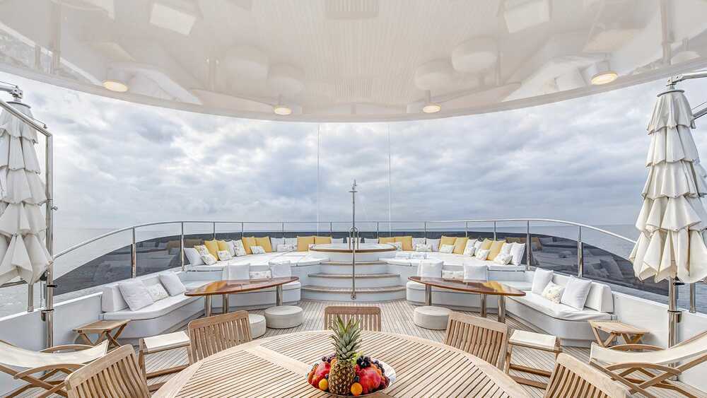 Dining area on sundeck