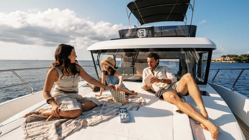 Bow area of the Beneteau Swift Trawler 43 Fly, 4Q/2027, 13.13 m