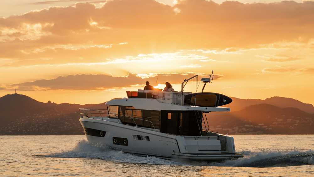 Exterior of the Beneteau Swift Trawler 43 Fly, 4Q/2027, 13.13 m
