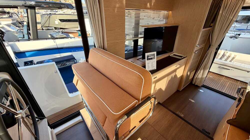 Main salon of the Beneteau Swift Trawler 43 Fly, 4Q/2027, 13.13 m