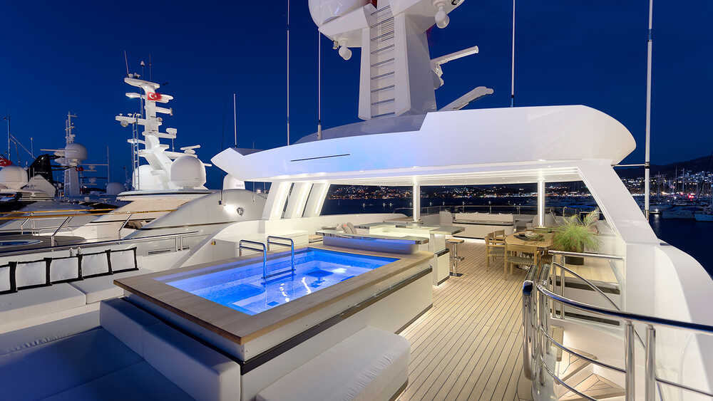 Swimming pool on sundeck
