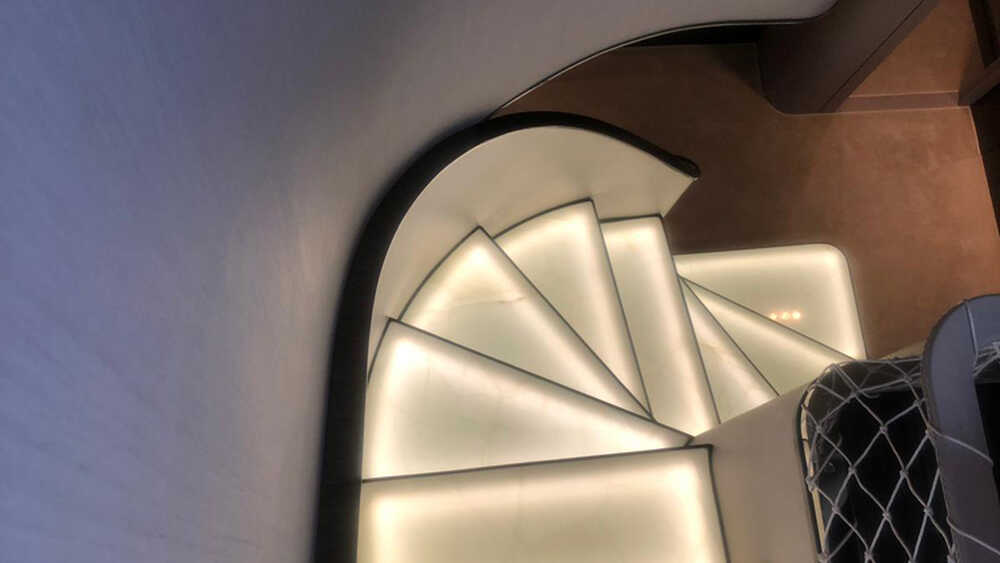 Steps to lower deck