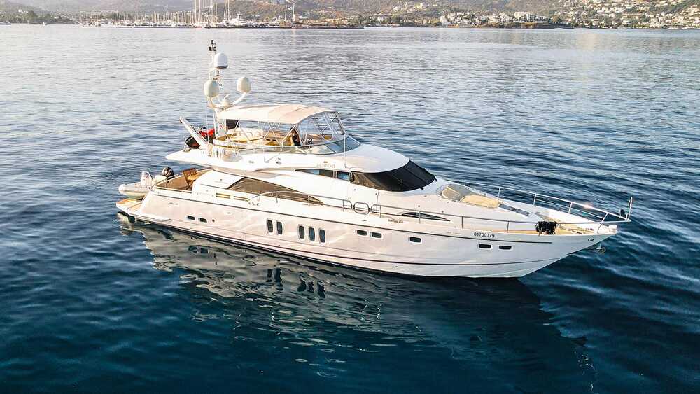 Exterior Fairline Squadron 74 M/Y "SEVEN"