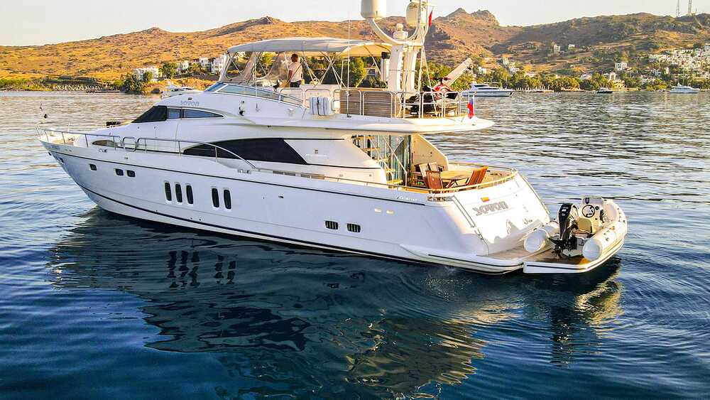 Exterior Fairline Squadron 74 M/Y "SEVEN"