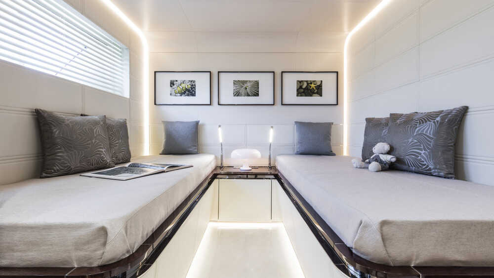 Guest cabin