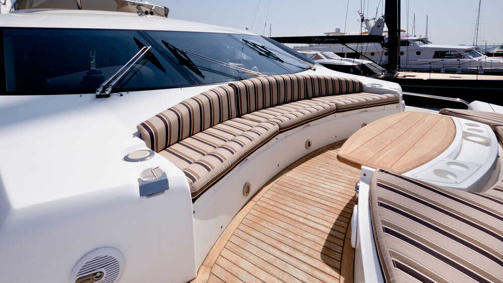 Bow deck