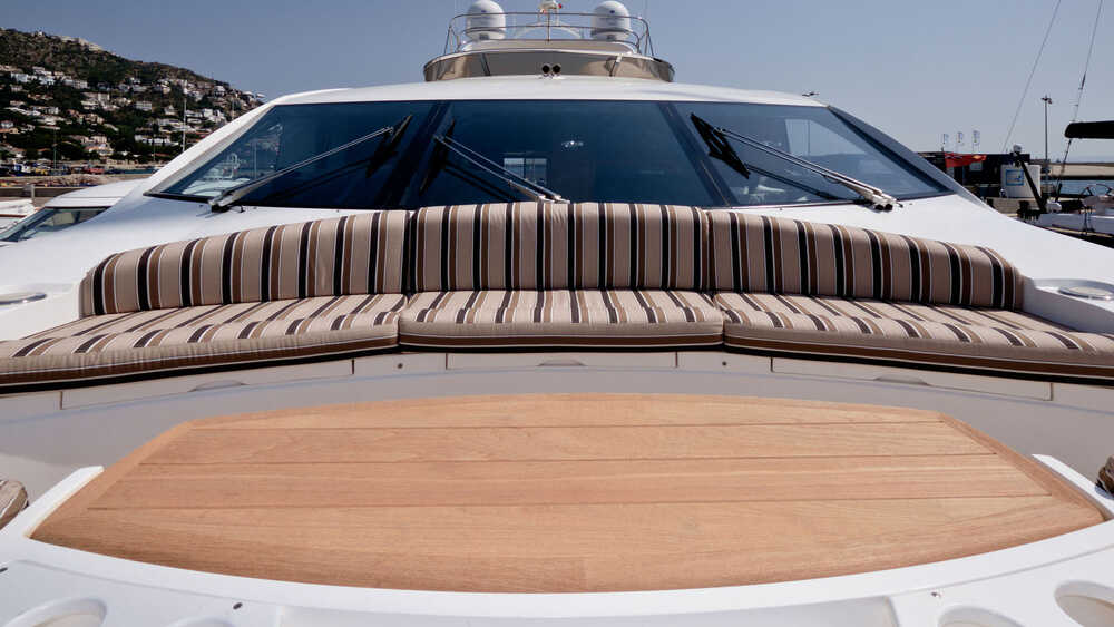 Bow deck