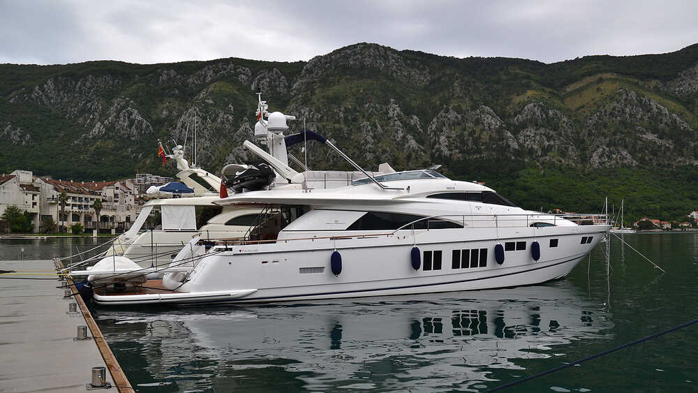 Exterior Fairline Squadron 78 (2011)