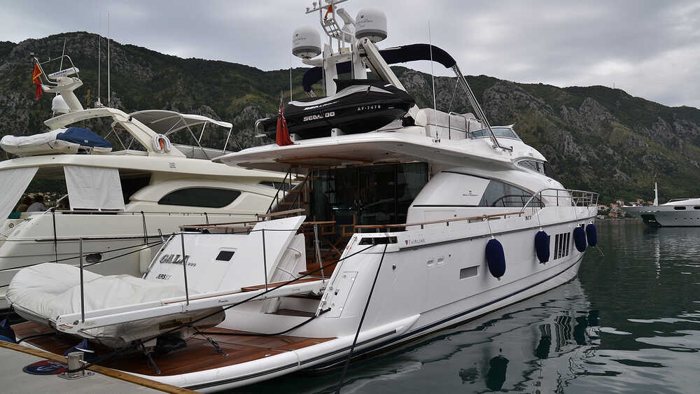 Exterior Fairline Squadron 78 (2011)