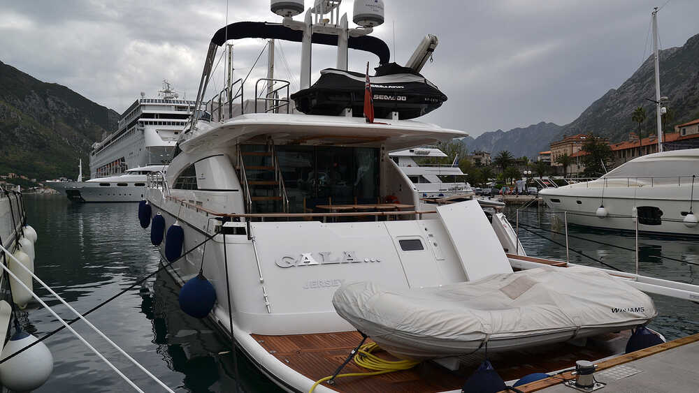 Exterior Fairline Squadron 78 (2011)