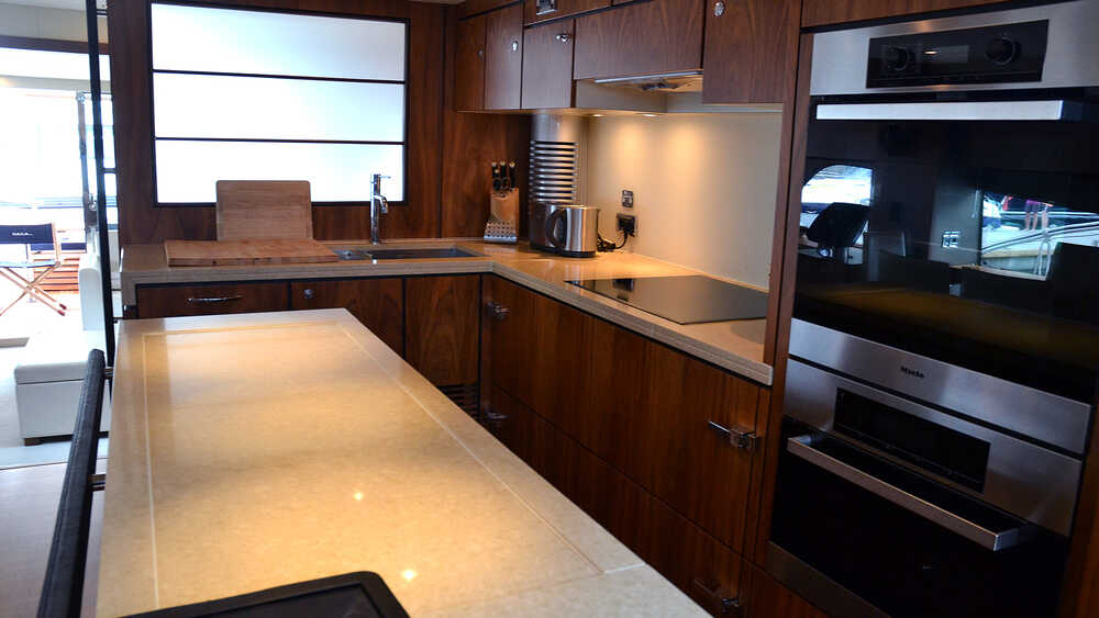 Kitchen Fairline Squadron 78 (2011)