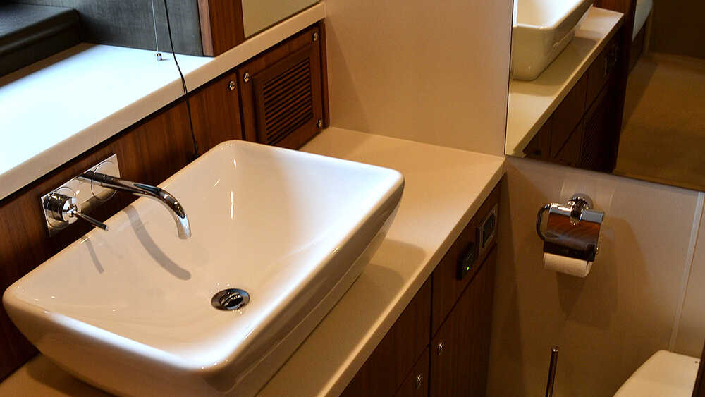 Bathroom Fairline Squadron 78 (2011)