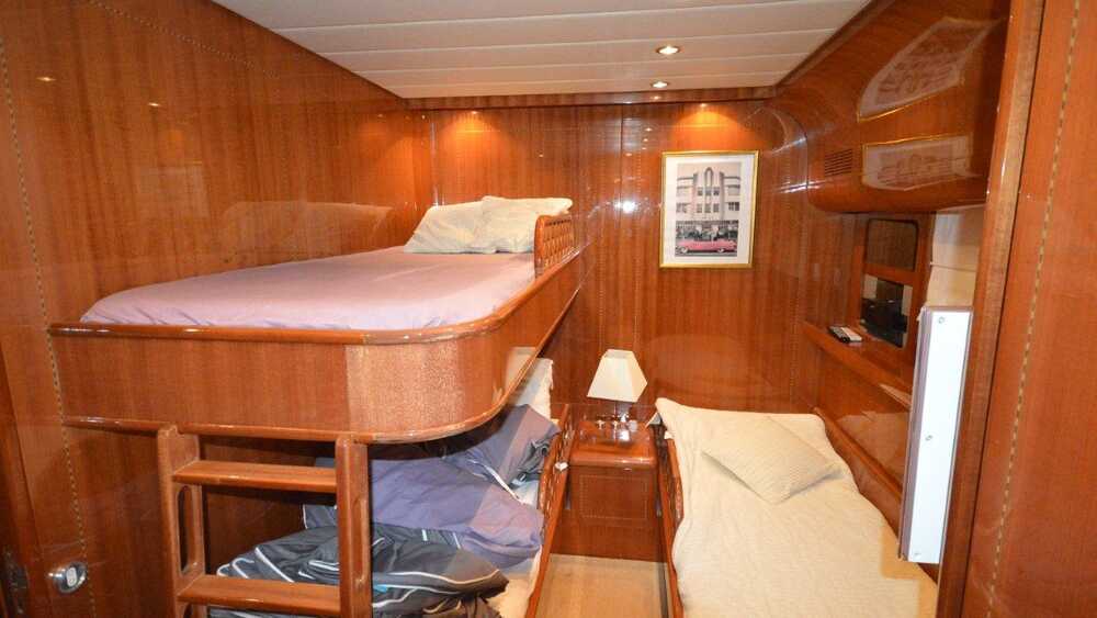 Guest cabin