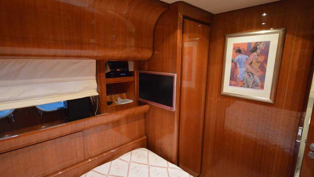 Guest cabin