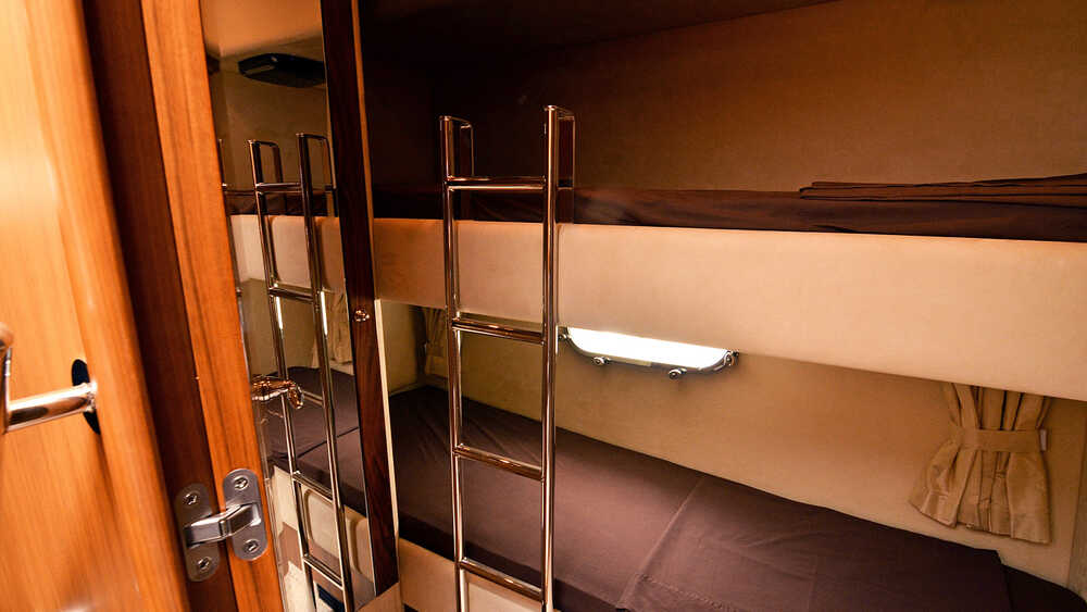 Port guest cabin