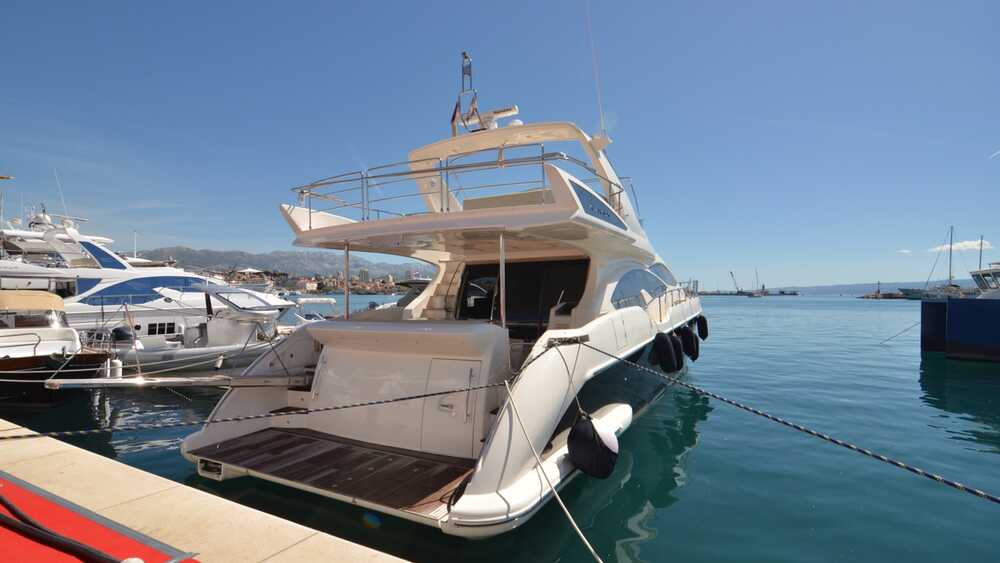 Exterior Azimut 70 2009