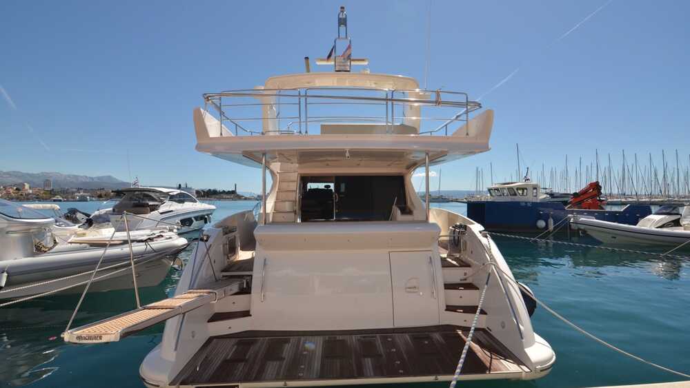 Exterior Azimut 70 2009