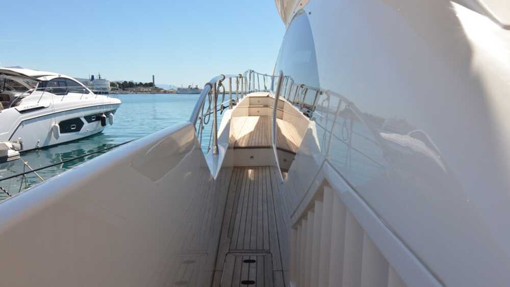 Exterior Azimut 70 2009