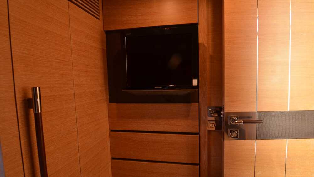 Guest cabin