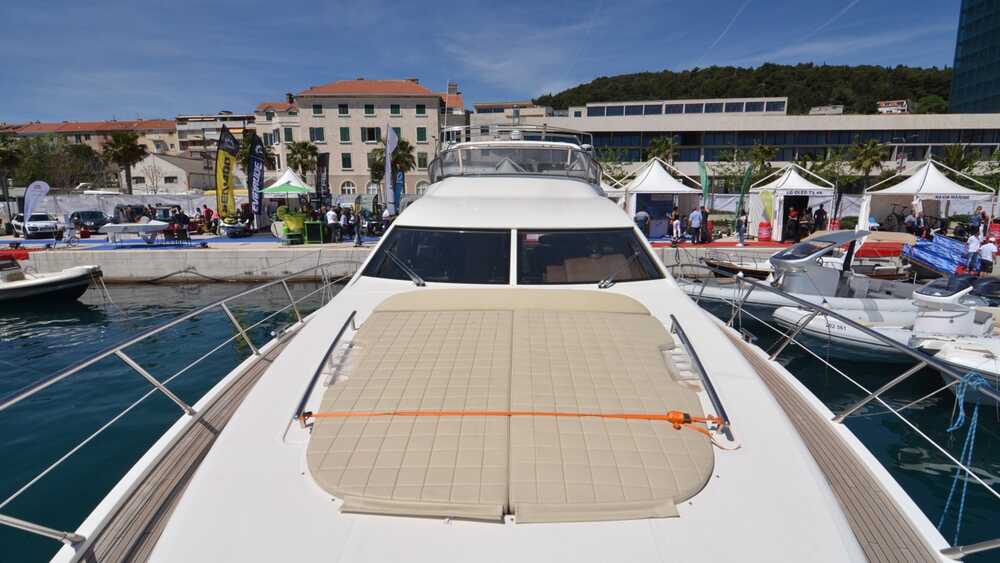 Sunbed on bow deck