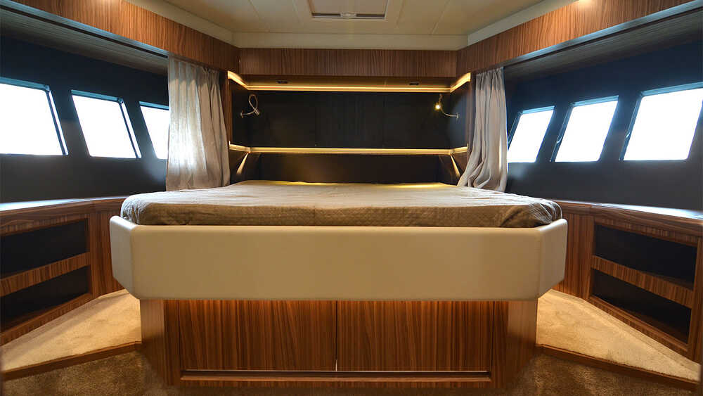Bow cabin