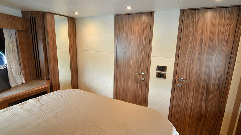 Bow cabin