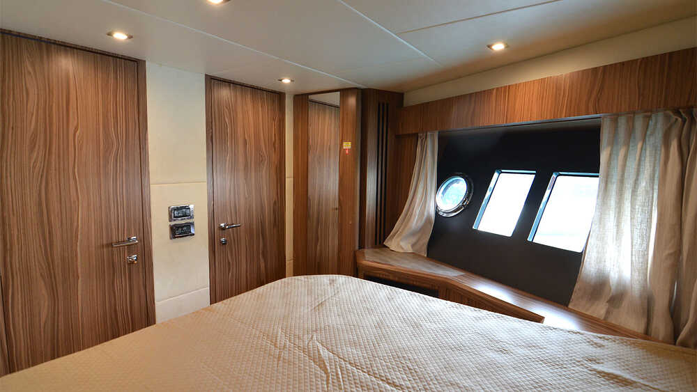 Bow cabin
