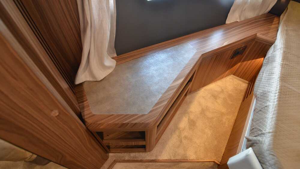 Bow cabin