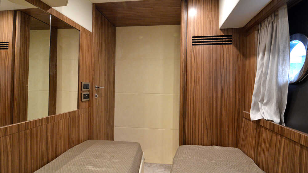 Guest cabin