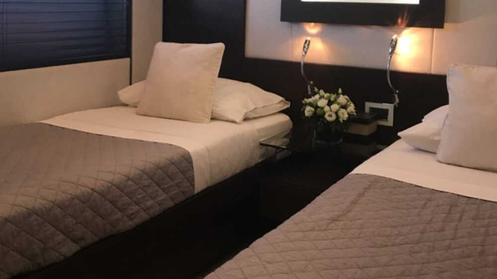 Guest cabin