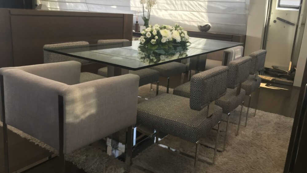 Dining area in salon
