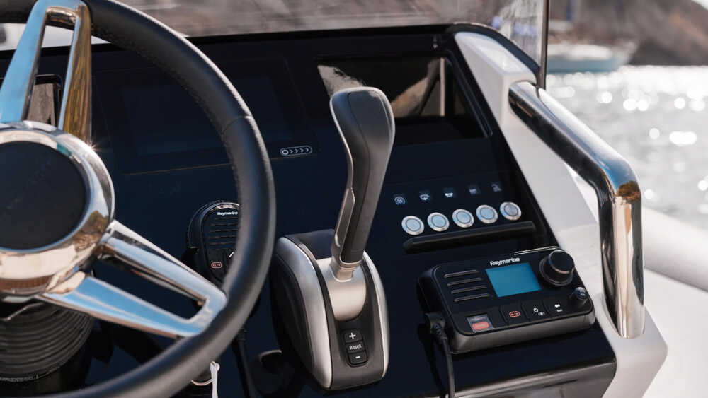 Helm station